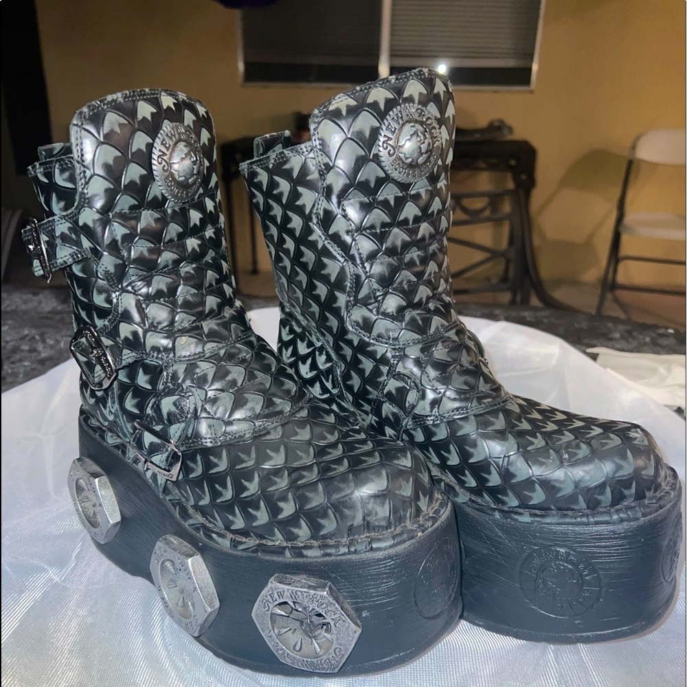 Ultra gothic- EU 39 US 8 - 8.5 platform “comfort” boots. New Rock brand